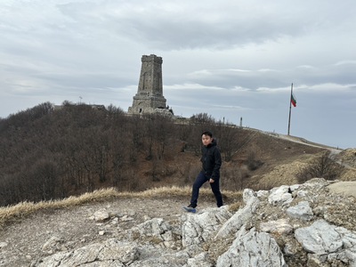 保加利亞的自由紀念碑前留影