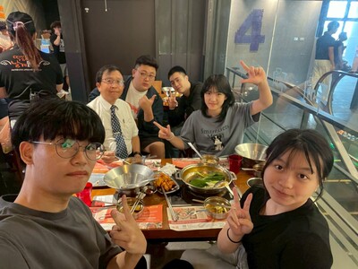 同學邀何教授吃午餐：跟有40年工作經驗的好朋友聊天圖片