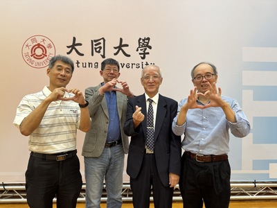 資工師生集合(左起)謝尚林、王士傑、李良德、謝卓明圖片