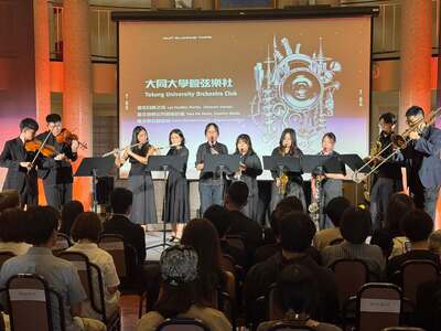 本校管弦樂社於開幕記者會演出圖片