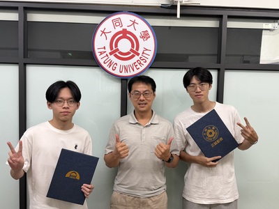 資工徐家銘老師(中)認為AI時代首重判斷力圖片