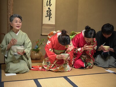 體驗傳統茶道與和服圖片