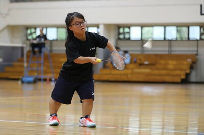蔡奕琳揮拍練球圖片